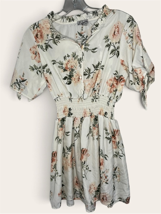 J for Justify Dresses & Skirts - White Floral Smocked Waist
Dress with Tie Sleeves Medium